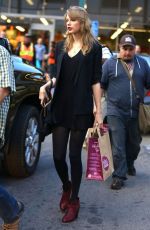 TAYLOR SWIFT Out Shopping in Los Angeles