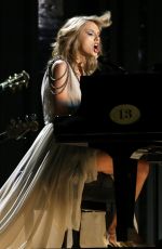 TAYLOR SWIFT Performs at 2014 Grammy Awards in Los Angeles