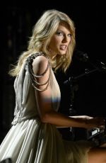 TAYLOR SWIFT Performs at 2014 Grammy Awards in Los Angeles