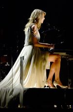 TAYLOR SWIFT Performs at 2014 Grammy Awards in Los Angeles