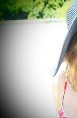 TAYLOR SWIFT Personal Bikini Pictures