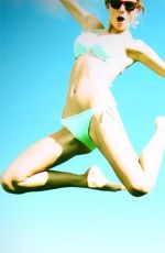 TAYLOR SWIFT Personal Bikini Pictures