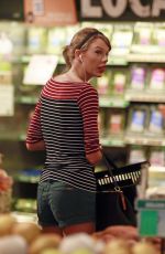 TAYLOR SWIFT Shopping at Whole Foods in Beverly Hills