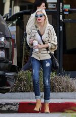 TORI SELLING Out and About in Los Angeles