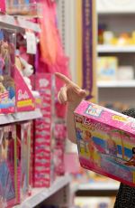 ALYSON HANNIGAN Shopping at Toys T Us