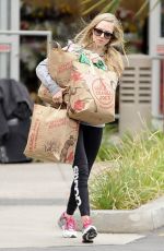 AMANDA SEYFRIED Shopping at Trader Joe