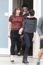 ANNE HATHAWAY Leaves a Singing Lessons Class in Los Angeles
