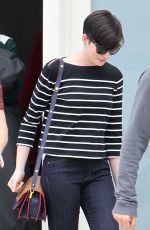 ANNE HATHAWAY Leaves a Singing Lessons Class in Los Angeles