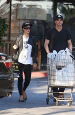 ARIS HILTON and River Viiperi Shoping for Groceries