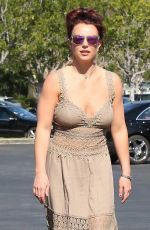 BRITNEY SPEARS Arrives at Marmalade Cafe in Calabasas
