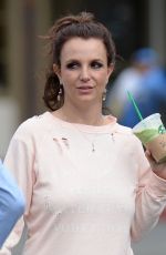 BRITNEY SPEARS Out and About in Thousand Oaks