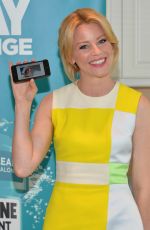 ELIZABETH BANKS at 2nd Annual Listerine 21 Days Challenge Launch