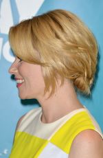 ELIZABETH BANKS at 2nd Annual Listerine 21 Days Challenge Launch