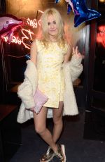 ELLIE GOULDING and PXIE LOTT at Vrowns, the Coveteur, Filles a Papa London Fashion Week Party