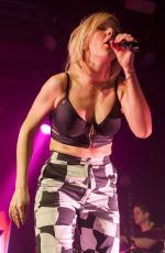 ELLIE GOULDING Performs at Grossen Freiheit 36 Festival in Hamburg
