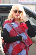 GWEN STEFANI Visit Her Acupuncture Doctor in Los Angeles
