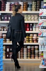 KATE BECKINSALE and Len Wiseman Out Shopping in Santa Monica