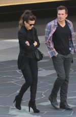 KATE BECKINSALE and Len Wiseman Out Shopping in Santa Monica