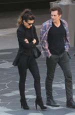 KATE BECKINSALE and Len Wiseman Out Shopping in Santa Monica
