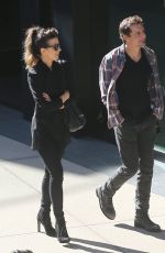 KATE BECKINSALE and Len Wiseman Out Shopping in Santa Monica