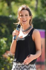 KATE BECKINSALE at Yoga Fundraiser Benefit for Breast Center in Los Angeles