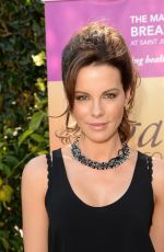 KATE BECKINSALE at Yoga Fundraiser Benefit for Breast Center in Los Angeles