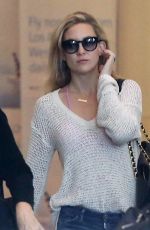 KATE HUDSON Arrives at LAX Airport