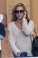 KATE HUDSON Arrives at LAX Airport