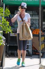 KATHERINE HEIGL Leaves a Grocery Store in Los Angeles