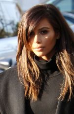 KIM KARDASHIAN Out for Lunch with KRIS JENNER at Fins Seafood Grill