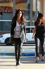 KIM< KOURTHEY and KHLOE KARDASHIAN on the Set of Keep Up With the Kardashians