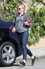 KRISTEN BELL Out and aAbout in Los Angeles