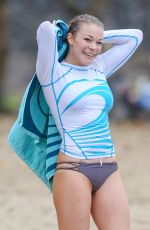 LEANN RIMES Taking Paddleboarding Lesson in Hawaii