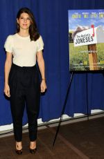 MARISA TOMEI at Realistic Joneses Broadway Press Preview in New York