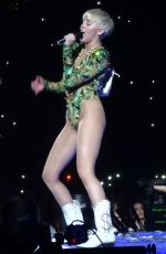 miley cyrus - bangerz tour in anaheim  02/20/14