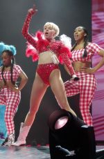 miley cyrus - bangerz tour in anaheim  02/20/14