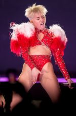 miley cyrus - bangerz tour in anaheim  02/20/14