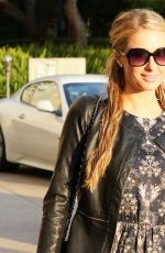 PARIS HILTON Shopping at Barneys New York in Beverly Hills