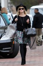 REESE WITHERSPOON Leaves Neyman Marcus in Beverly Hills