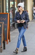REESE WITHERSPOON Out and About in Brentwood