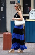 SOFIA VERGARA Walk Along the Harbour in Sydney