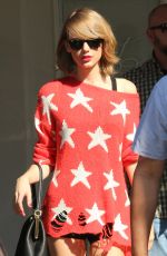 TAYLOR SWIFT Leaves a Gym in West Hollywood