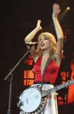 TAYLOR SWIFT Performs at Her Red Tour in O2 Arena in London