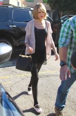 TAYLOR SWIFT with Short Hair Arrives at Her Dance Class in Los Angeles