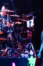 AVRIL LAVIGNE Performs in Taipei