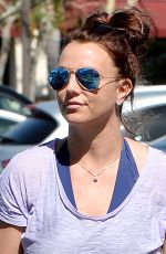 BRITNEY SPEARS Shopping Grocery in Thousand Oaks