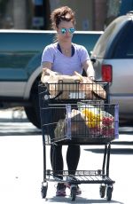 BRITNEY SPEARS Shopping Grocery in Thousand Oaks