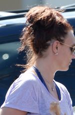 BRITNEY SPEARS Shopping Grocery in Thousand Oaks
