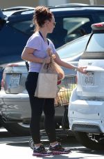 BRITNEY SPEARS Shopping Grocery in Thousand Oaks