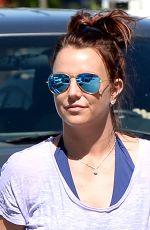 BRITNEY SPEARS Shopping Grocery in Thousand Oaks
